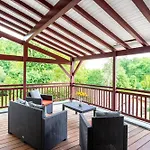 Domaine D'exception, Piscine, Parc