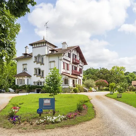 Domaine D'exception, Piscine, Parc