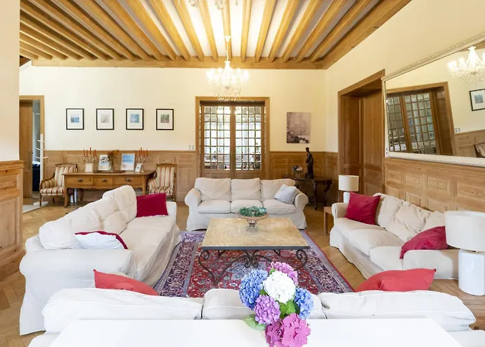 Domaine De Bellegarde Вилла *