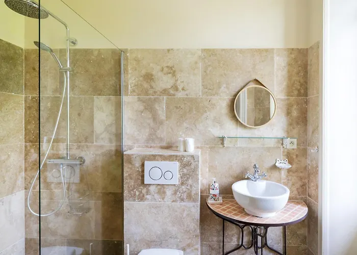 Domaine De Bellegarde Вилла Сустон