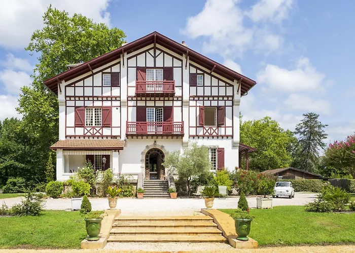 Domaine De Bellegarde Вилла Сустон